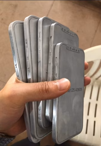 leaked iphone 12 molds side
