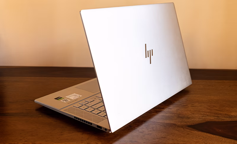 If you like your hardware simple and sophisticated, you'll dig the look of the HP Envy 15