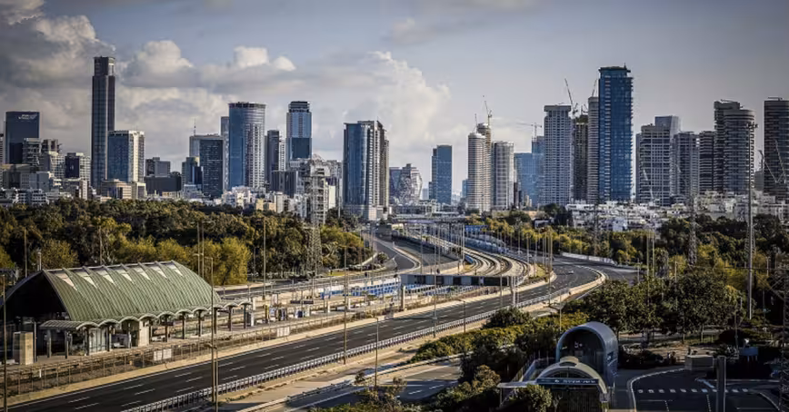 Tel Aviv pilots ‘electric road’ in attempt to charge public busses on the fly
