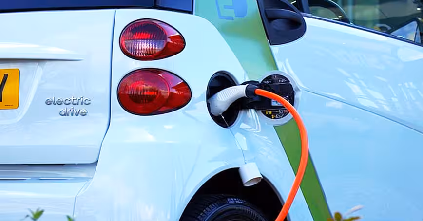 The pros and cons of EV batteries that fully charge in 5 minutes