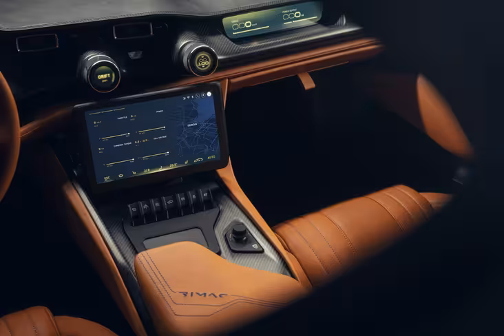 With the digital screen there are no more needless toggles and switches