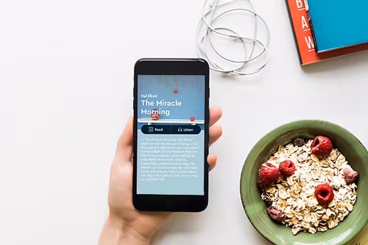 Blinkist not only summarizes a bestseller in 15 minutes. Now, they’re turning their magic on podcasts