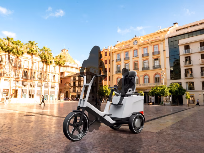The BMW Dynamic Cargo ebike concept.