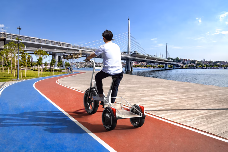 The BMW Dynamic Cargo ebike.