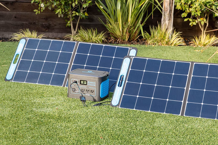 This backup power battery and solar panel set can power your home for up to a week when the lights go out
