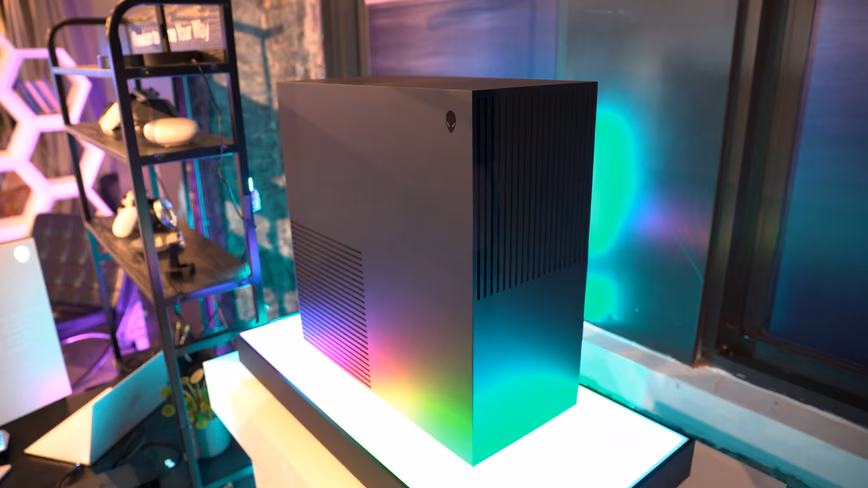 Alienware's concept server will let you switch devices between gameplay effortlessly