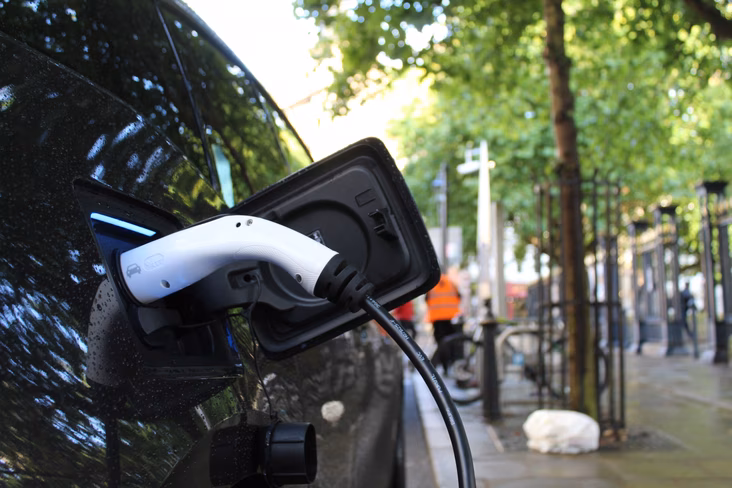 charging electric car 