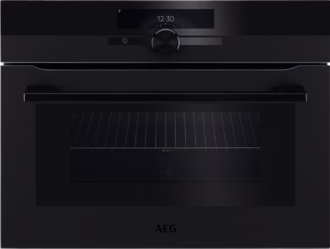 The KMK968000T. Black on the outside, panicking on the inside. 
