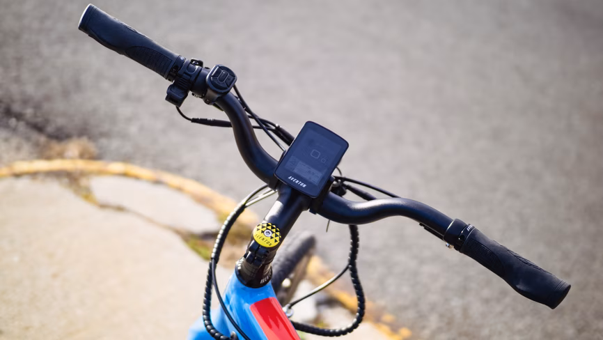 Aventon Soltera ebike handlebars and display