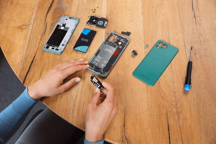 Fairphone makes its devices easily repairable by anyone
