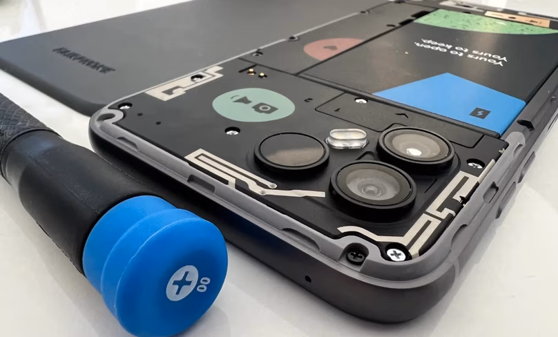 The innards of a Fairphone, which shows how easily repairable the components can be.