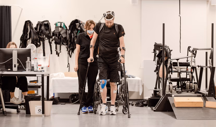 brain-spine digital bridge for paralysis 