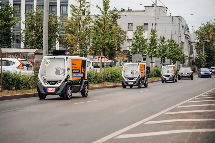 driverless delivery robots 