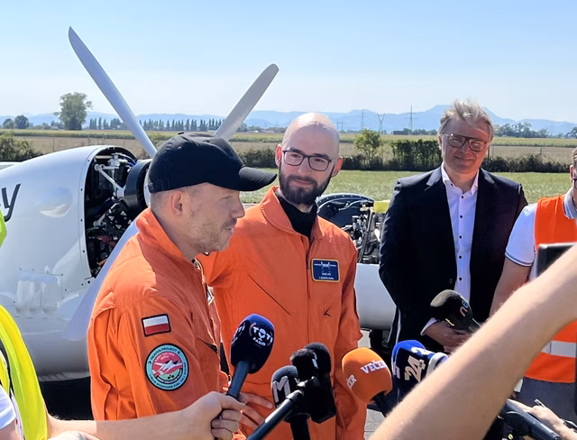 The two test pilots after the flight
