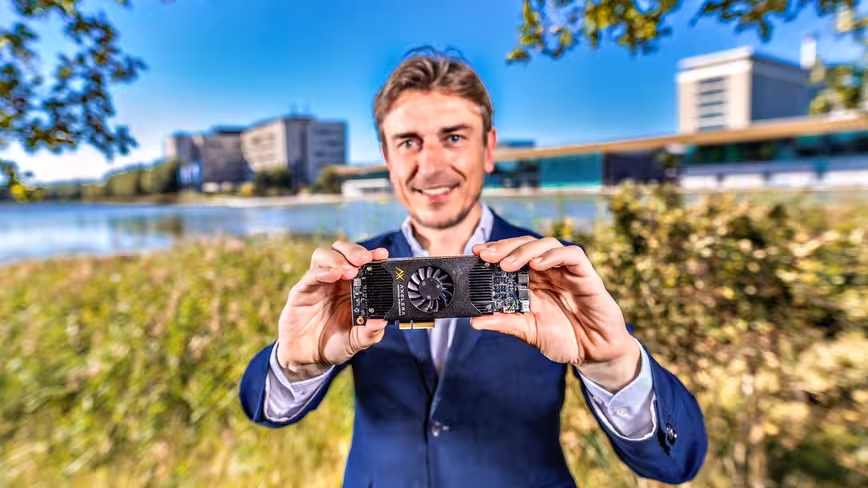 Samsung backs ‘world’s most powerful’ AI chip for edge devices