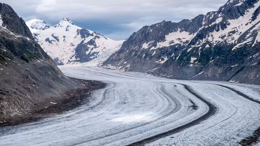 Glaciers in the Alps have shrunk 39% in the last two decades, satellite data reveals