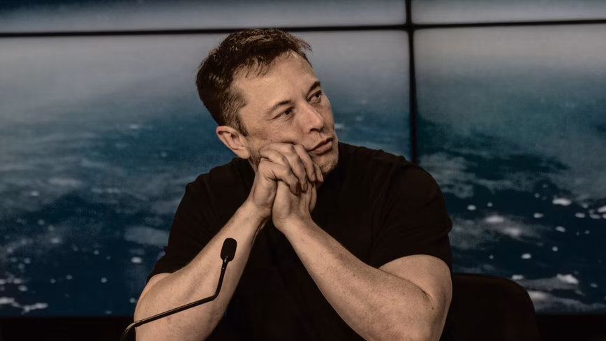 Илона Маска спросили, почему Tesla и SpaceX до сих пор остаются отдельными компаниями. Он назвал это «отличным вопросом»