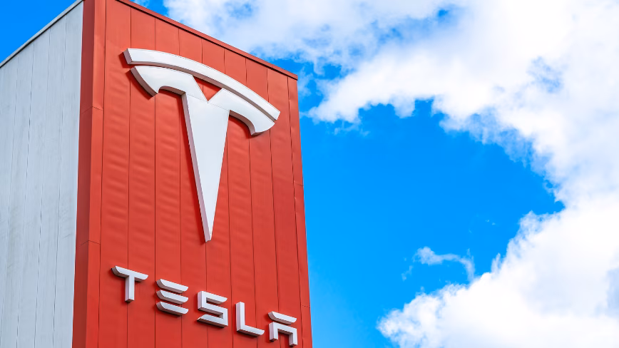Сжигание наличных средств Tesla проверит веру инвесторов в ее ставки на ИИ
