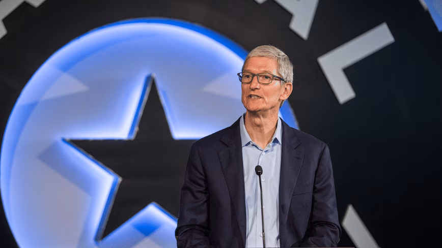 Apple устроила Тиму Куку прощальную вечеринку за неделю до вступления Тернуса в должность