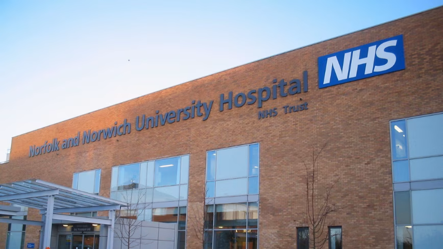 NHS England gives Palantir contractors broader access to patient data