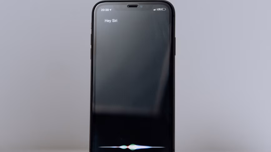 Apple’s Siri app in iOS 27 will auto-delete your chats. It may also launch as a beta, again.