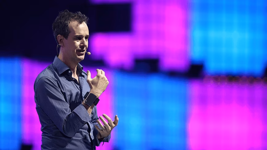 The man who built Internet Explorer wants to teach AI to think on 20 watts