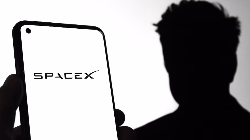 SpaceX вытесняет конкурентов с ракет, от которых они зависят