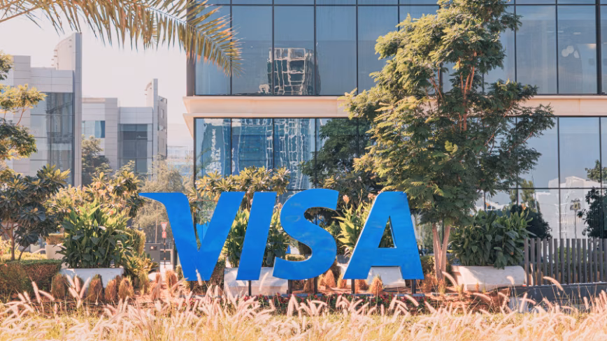 Visa сокращает 2 600 ИТ-вакансий, чтобы профинансировать технологии, которые ей угрожают