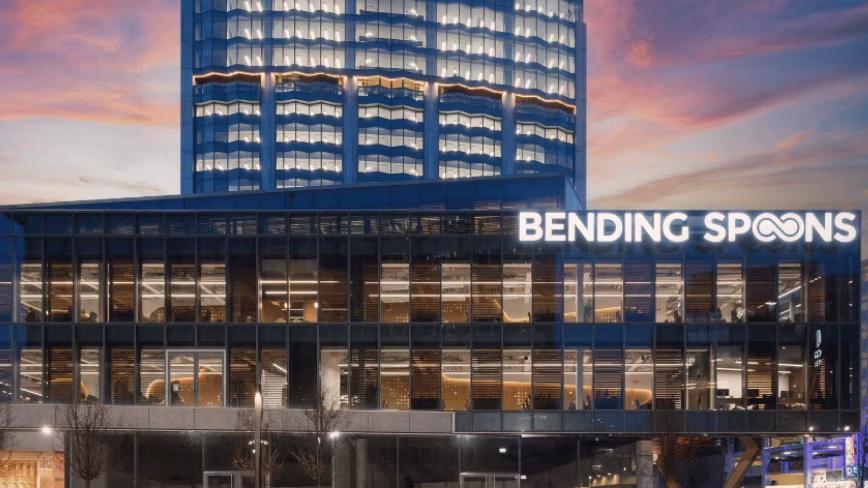 Bending Spoons открывает офис в Варшаве после получения 50 000 заявок из Польши