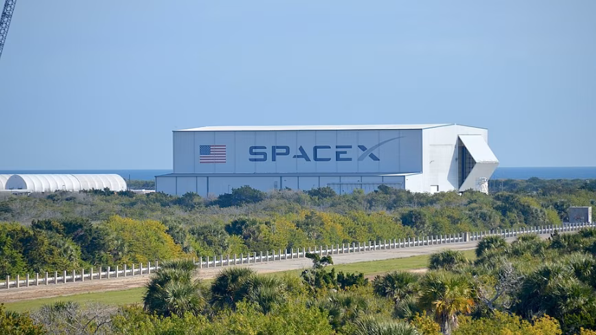 SpaceX рассматривает покупку данных у проблемных стартапов для обучения своих ИИ-моделей