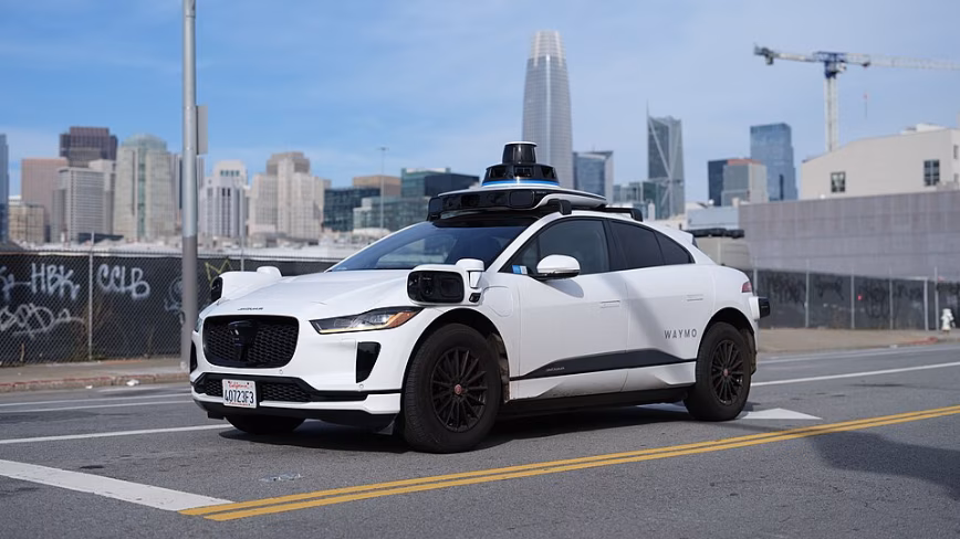 Waymo будет доплачивать пассажирам $2,85 за пересадку на общественный транспорт