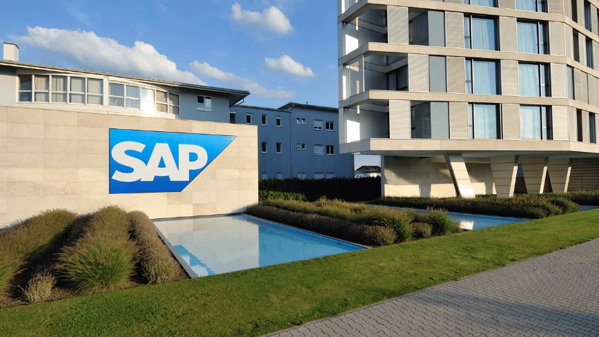 Облачный бизнес SAP продолжает стремительно расти, и этого оказалось достаточно, чтобы унять страхи перед крахом из-за ИИ