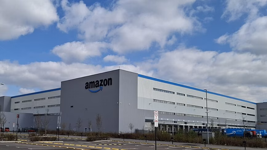 Amazon попросила FCC одобрить 5 105 спутников для сети, которая передает интернет прямо на ваш телефон