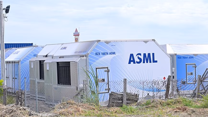 Акции ASML упали на 6,5% после сообщений о том, что Китай начал серийное производство литографических установок DUV