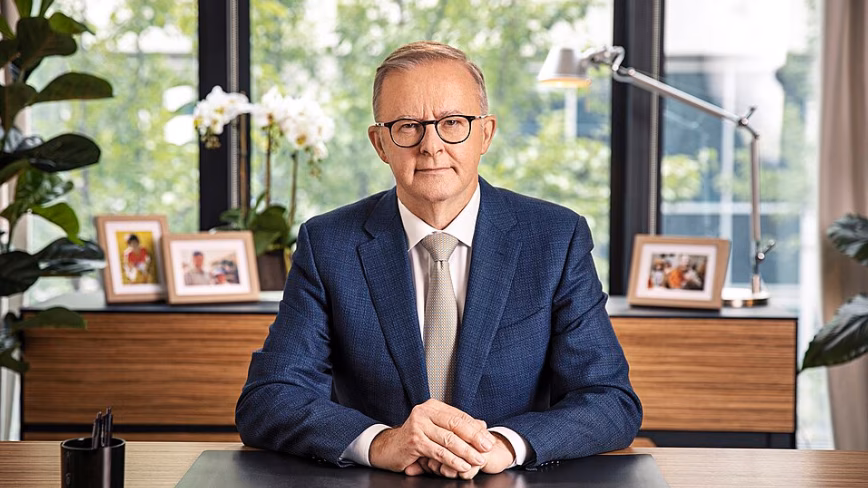 Альбанезе заявил, что Тим Кук поддержал запрет соцсетей для лиц до 16 лет в Австралии