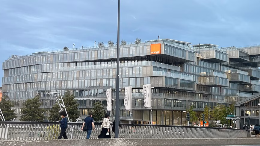 Orange строит во Франции бизнес центров обработки данных на 3 млрд евро при финансовой поддержке из Новой Зеландии