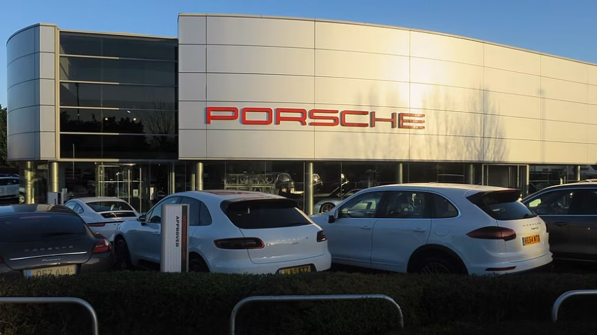 Porsche сокращает еще 5 000 рабочих мест. Общее число увольнений приближается к 9 400.