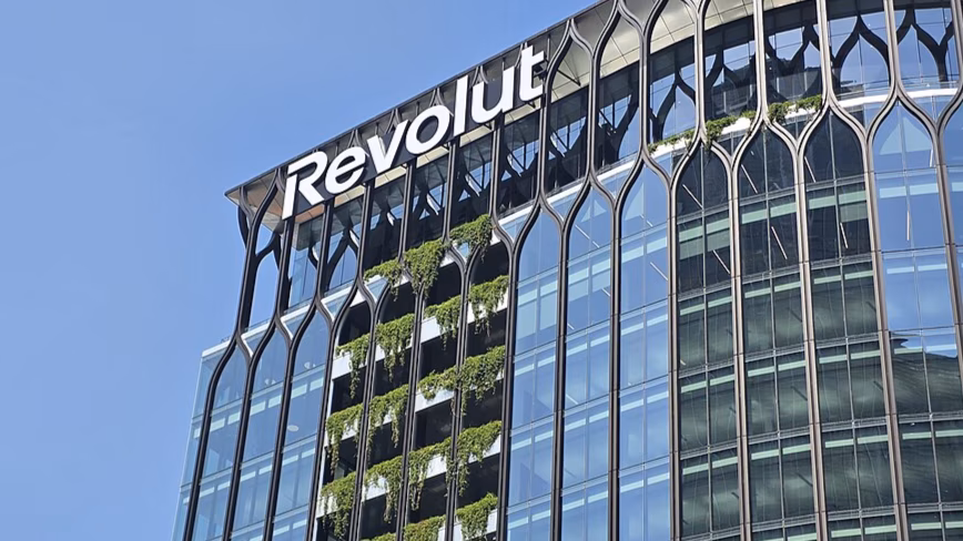 Оценка стоимости Revolut достигла $115 млрд, поскольку компания стала первым глобальным финтехом с банковской лицензией в Австралии