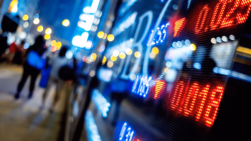 Уже четверть компаний из индекса S&P заявляет об ощутимой пользе от ИИ. Годом ранее этот показатель составлял 14%