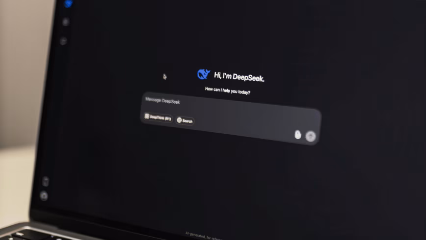 DeepSeek публикует свой метод обучения ИИ-агентов в масштабе