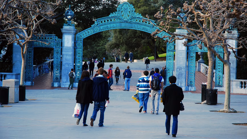 AI 偵測器誤判 Berkeley 教授的評論文章