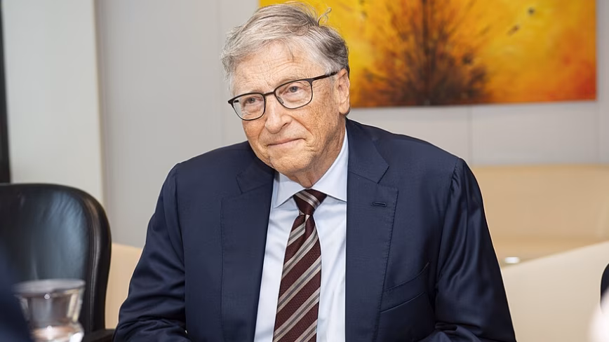 How Bill Gates uses AI, and why he thinks nobody is preparing for it