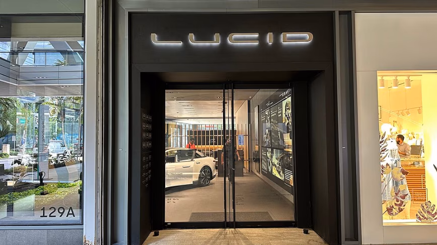 Lucid recalls 27,185 Air sedans over a software fuse that did not cut the power
