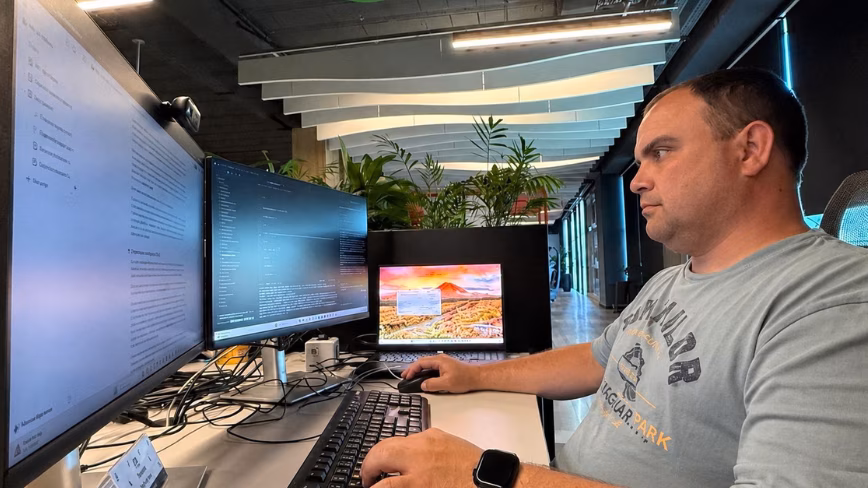 Максим Мартынов создал бенчмарк для C++, выявляющий проблемы с памятью, которые проявляются только со временем