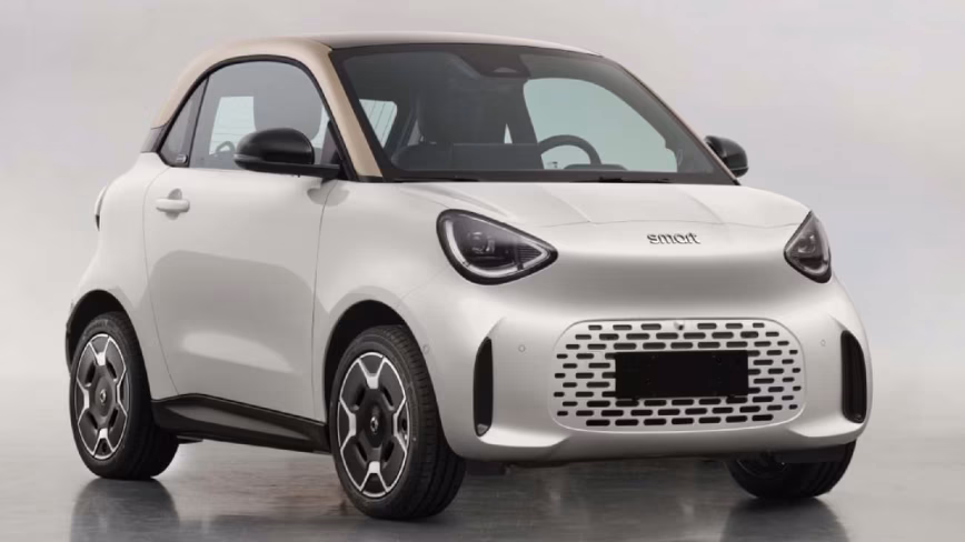 Smart’s tiny two-seat EV is back. The #2 has triple the Fortwo’s range and starts under €22,500.