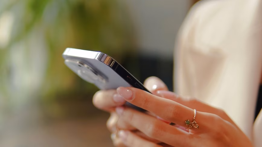 Фильтрация со стороны операторов блокирует легитимные SMS. Компании, чьи сообщения доходят до адресатов, делают три вещи иначе