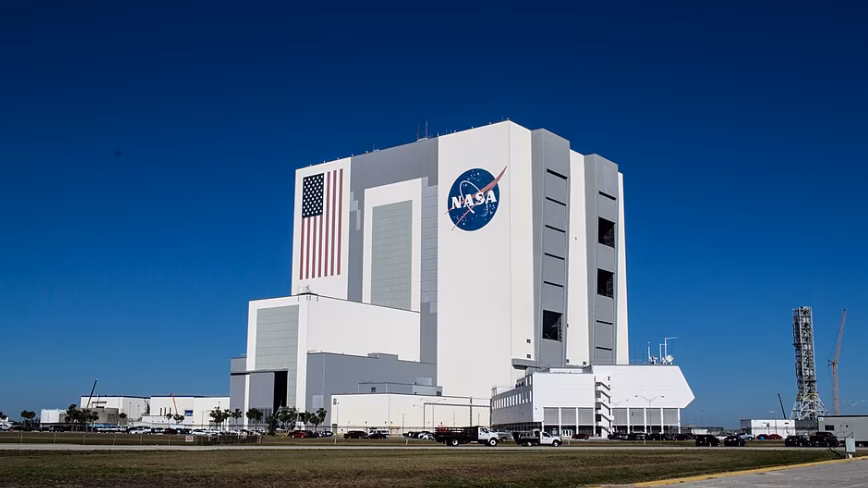 NASA переходит на облегченный скафандр Sortie Suit для первых посадок по программе «Артемида»