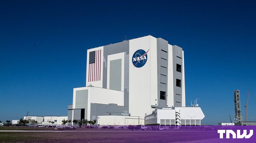 NASA переходит на облегченный скафандр Sortie Suit для первых посадок по программе «Артемида»