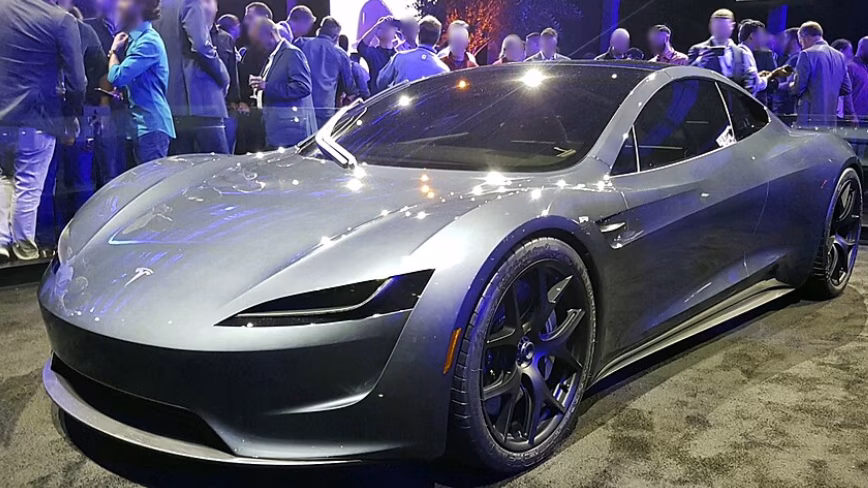 Tesla sets 1 October for the next-generation Roadster reveal