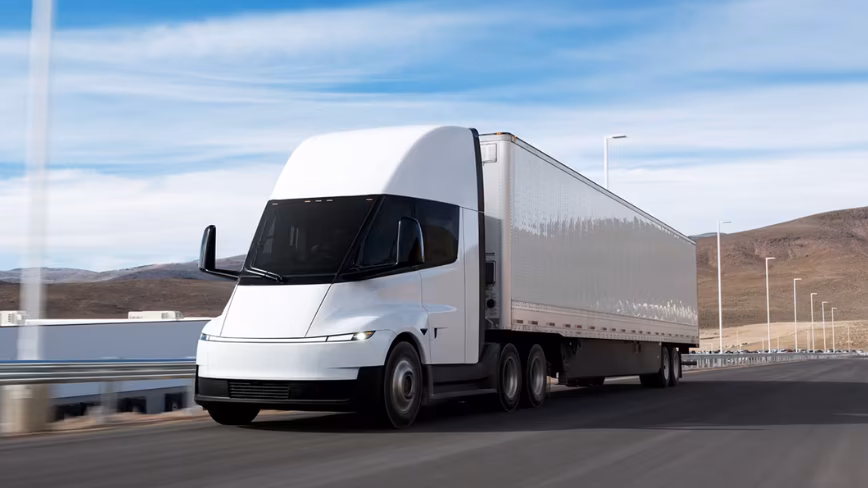 Электрогрузовик Tesla Semi наконец-то запущен в производство — спустя девять лет после анонса